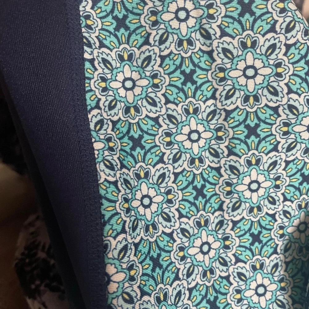 GAP Fit Floral Leggings with Blue Accents‎ XL girls